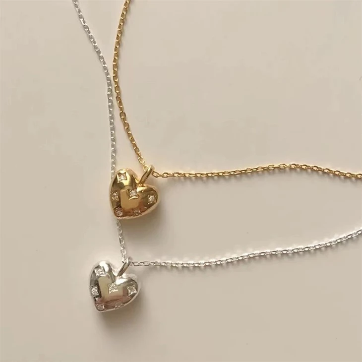 Puffed pave heart hálsmen